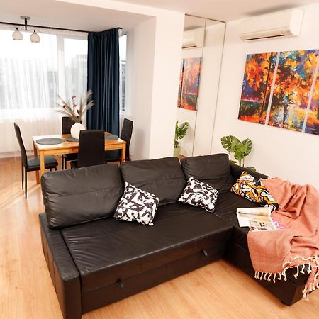 Enchanting Retreat - Historic Old Town - Pet-Friendly Haven - Steps From Unirii 布加勒斯特 外观 照片