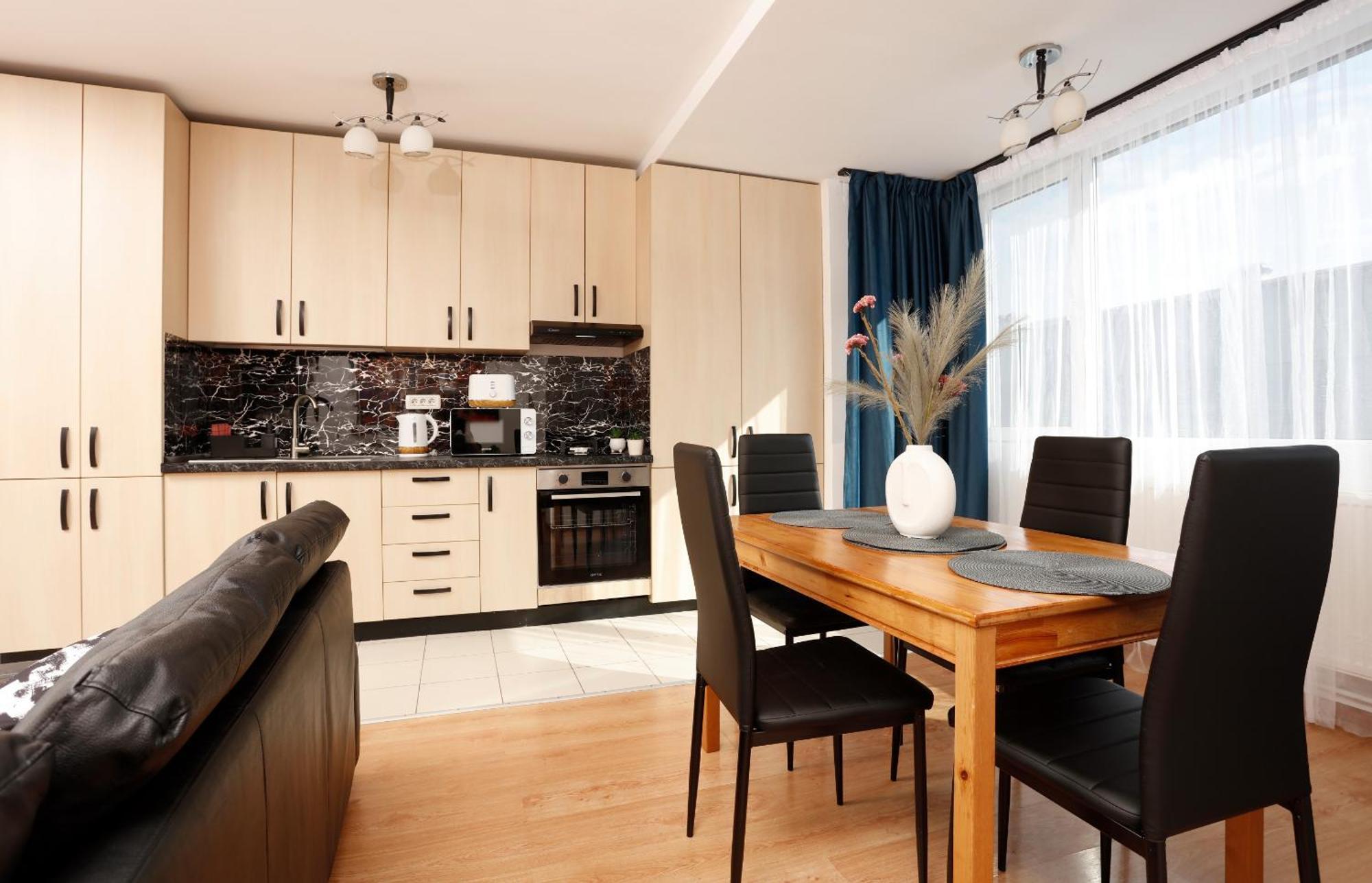 Enchanting Retreat - Historic Old Town - Pet-Friendly Haven - Steps From Unirii 布加勒斯特 外观 照片